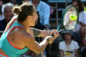 欧博-德布劳内巅峰对决，费德勒与80激战TL分钟，回归赛场胜负难料！的简单介绍