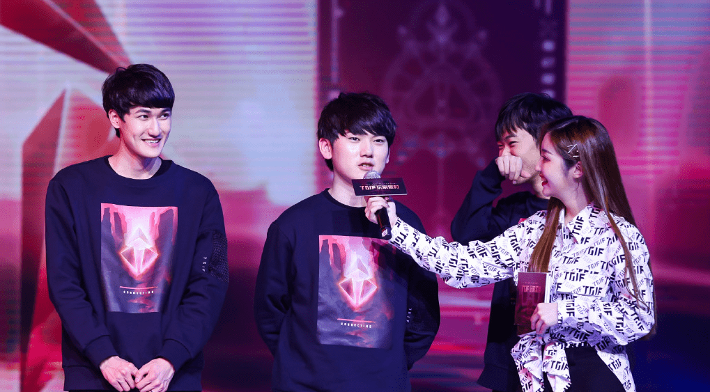 包含JackeyLove回归赛场，精彩发挥首场状态亮眼，TES观众沸腾！的词条